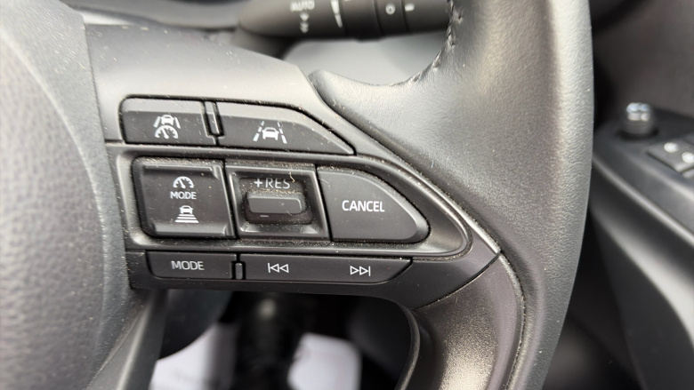 Toyota Yaris Cross 1.5 Hybrid Design 5dr CVT Hybrid Estate